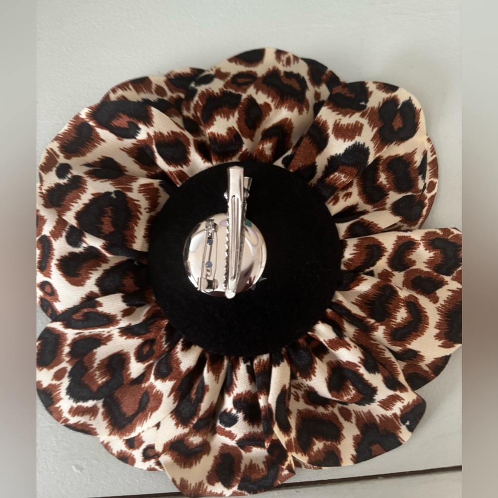 Leopard Print Brooch/ Hair Flower Accessory - Picture 3 of 3